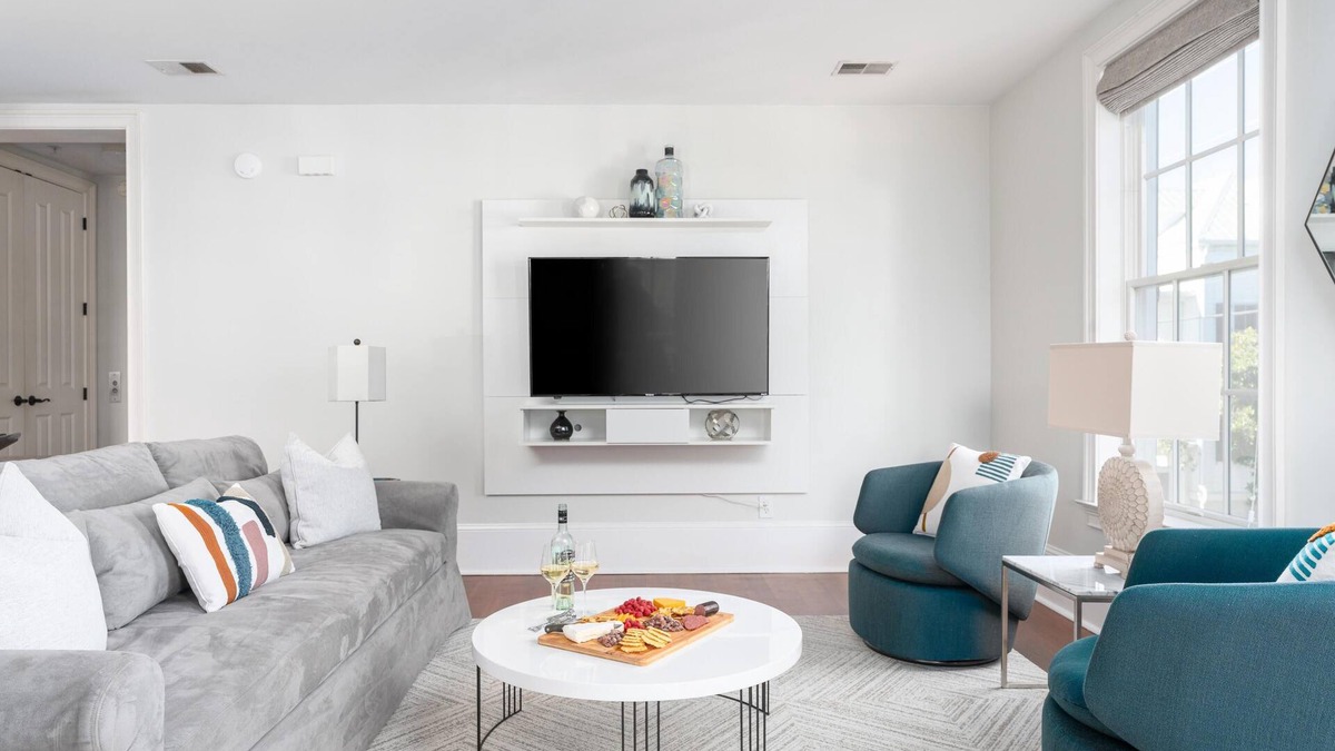Radcliffeborough Condo | Quiet Sanctuary, Light-filled & Spacious Condo