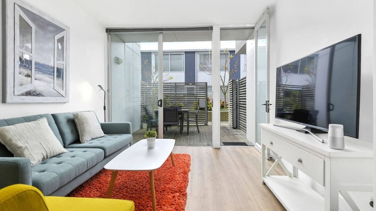 Auckland Central Business District Apartment | Quiet Secluded Garden Apartment w/Heat Pump