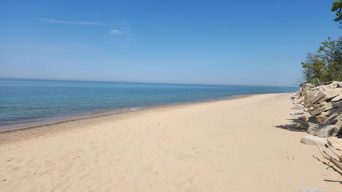South Haven House | Quiet setting 15 min from Saugatuck/South Haven with easy beach access