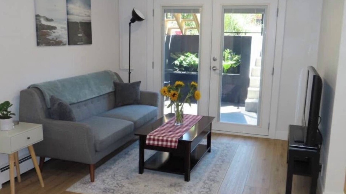 Kitsilano Apartment | Quiet, Spacious, And Private Space In A Very Convenient Neighborhood.