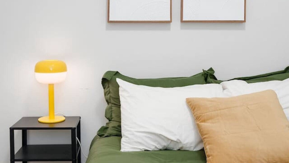 Burnaby Apartment | Quiet Stay Near Metro-town - 1 bed