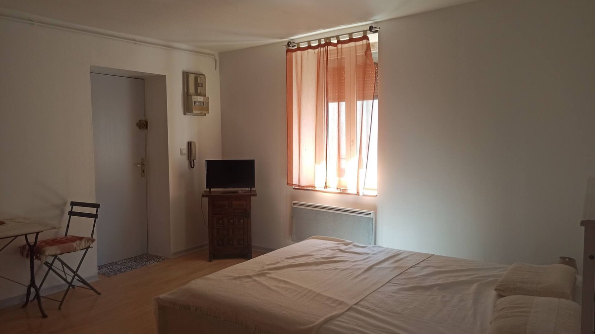 Nantua Apartment | QUIET STUDIO DOWNTOWN NANTUA