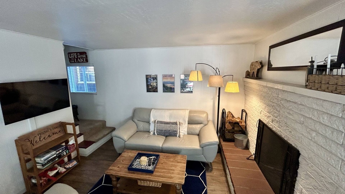 Tahoe Island House | Quiet & Sunny Retreat - Near Camp Richardson & Bike Path