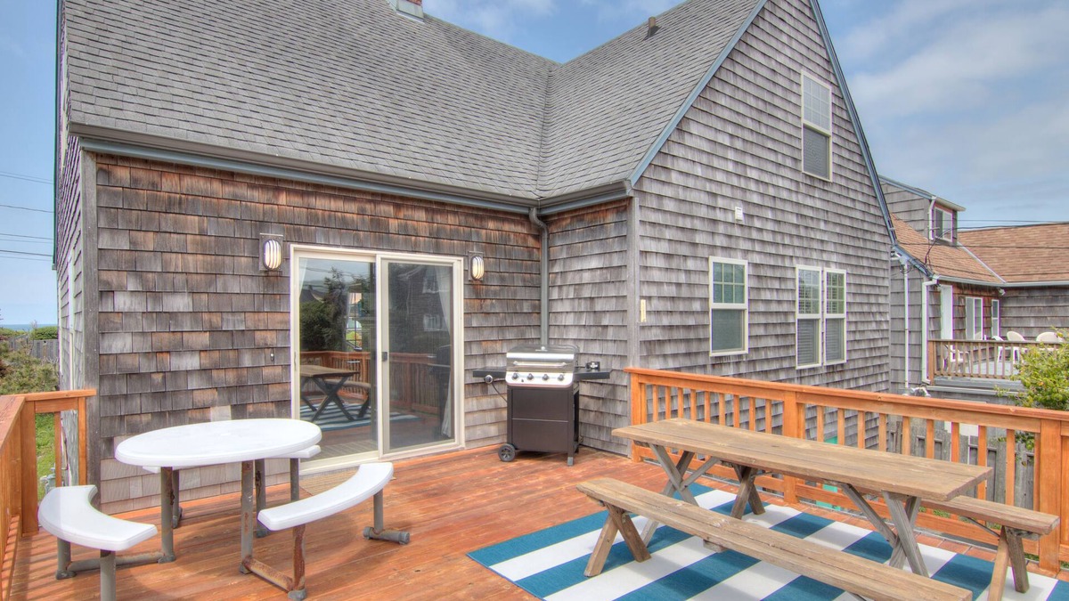 Seaside House | Quiet Surfer’s Cove Seaside 5-Bedroom has Amenities Galore!