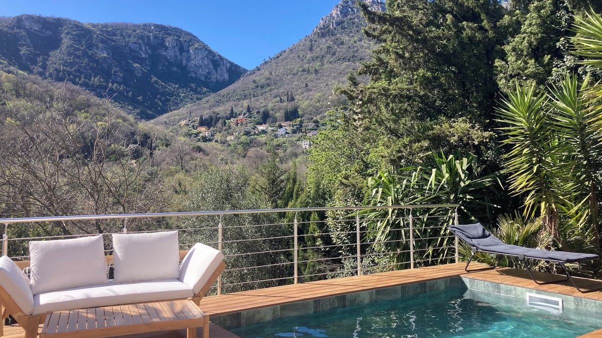 Tourrettes-sur-Loup Villa | QUIET VILLA BETWEEN SEA AND MOUNTAINS