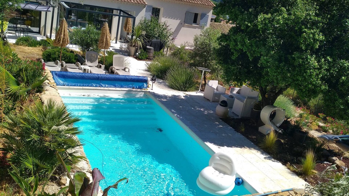 Bagnols-sur-Ceze Villa | Quiet villa on the edge of a forest