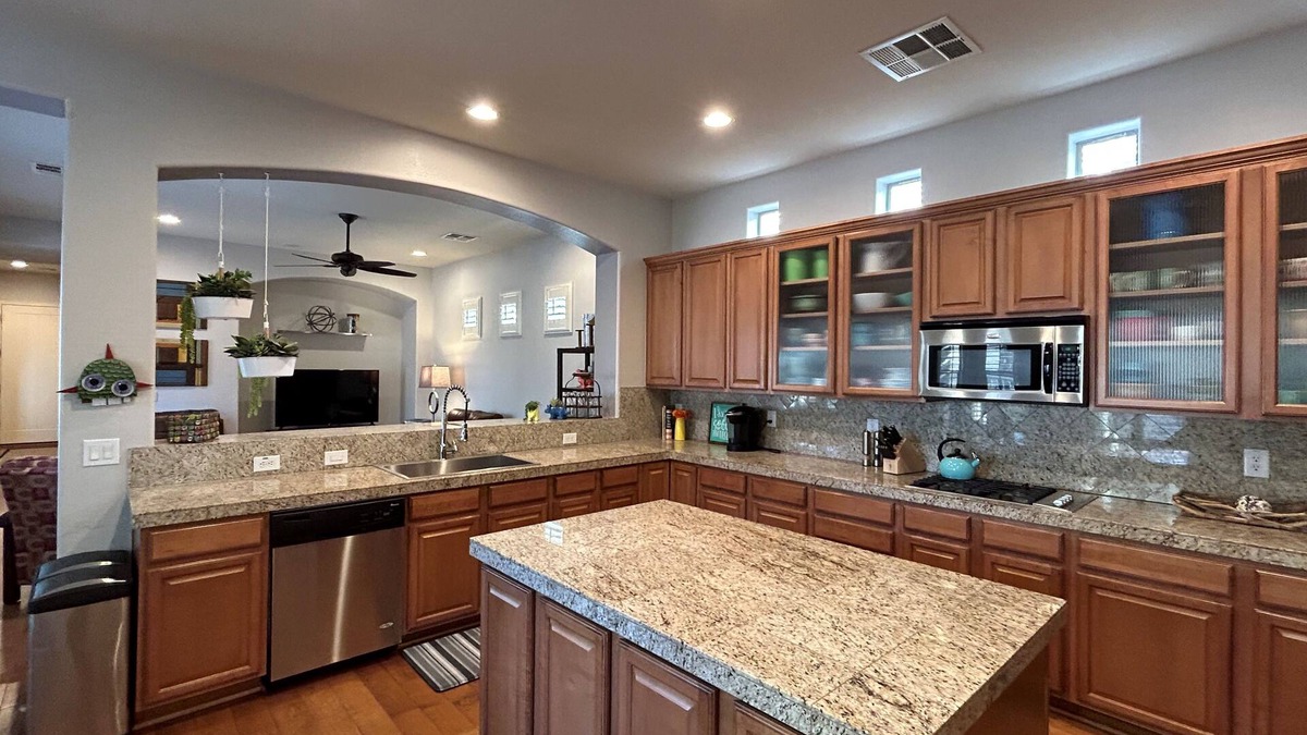 Litchfield Park House | quiet , walkable neighborhood near Wigwam resort