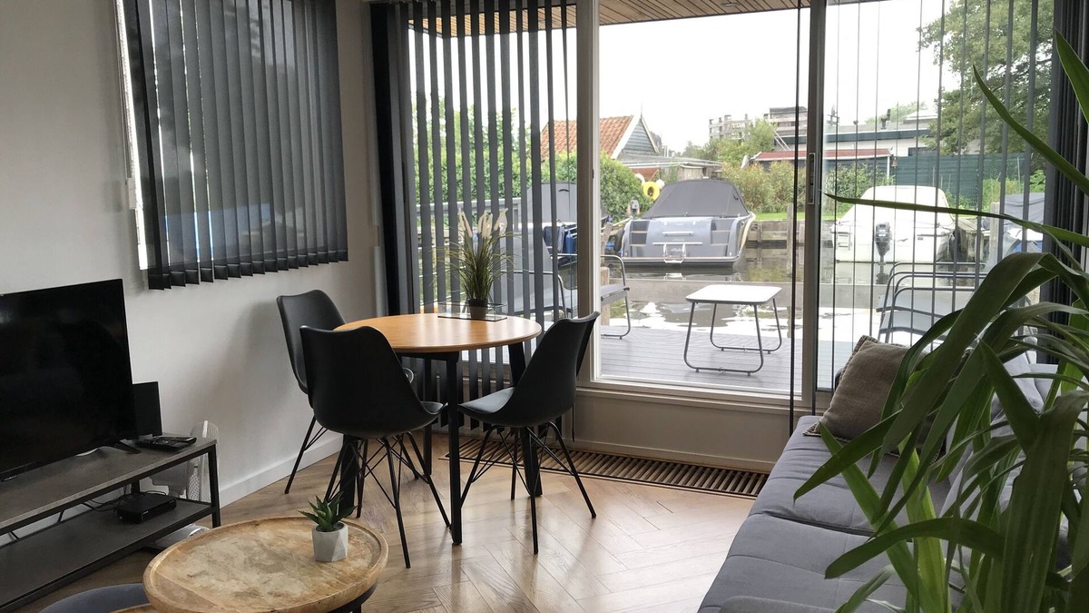 Municipality of Aalsmeer Boat Rental | Quiet Waterloft Near Amsterdam and Schiphol Ws11