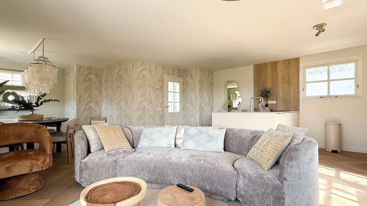 Egmond aan den Hoef House | Quietly located, modern, detached holiday home for 6 people with a large garden.