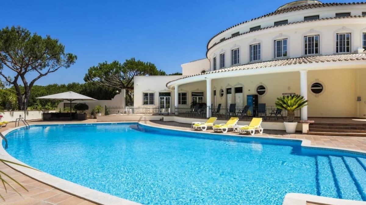 Almancil Apartment | Quinta do Lago 2-Bed Apartment - Golf, Pool & Ac