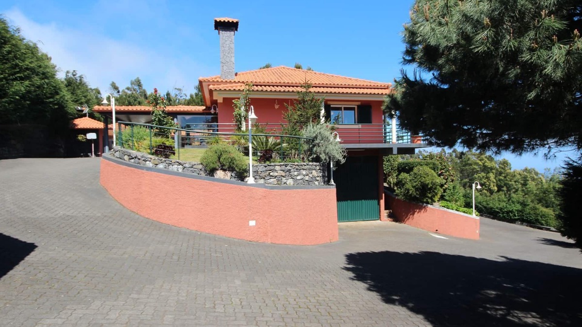 Santa Cruz House | Quinta do Santo by LovelyStay