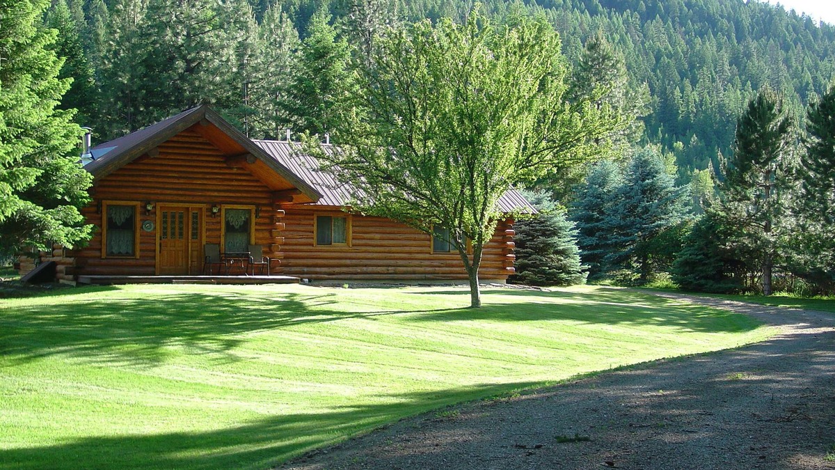 Libby House | Quintessential Riverfront Montana Log Home Experience
