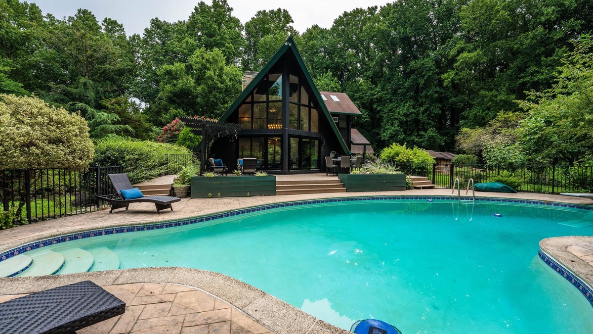 Fredericksburg House | Quirky A-frame in Certified Wildlife Habitat