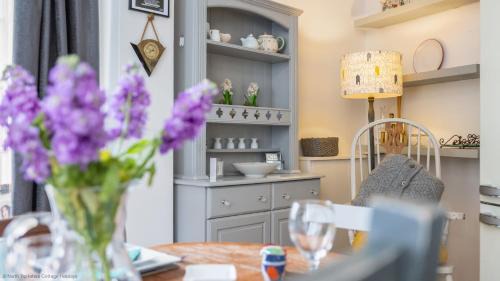 Addingham House | Quirky North Yorkshire Cottage - Christmas Cottage