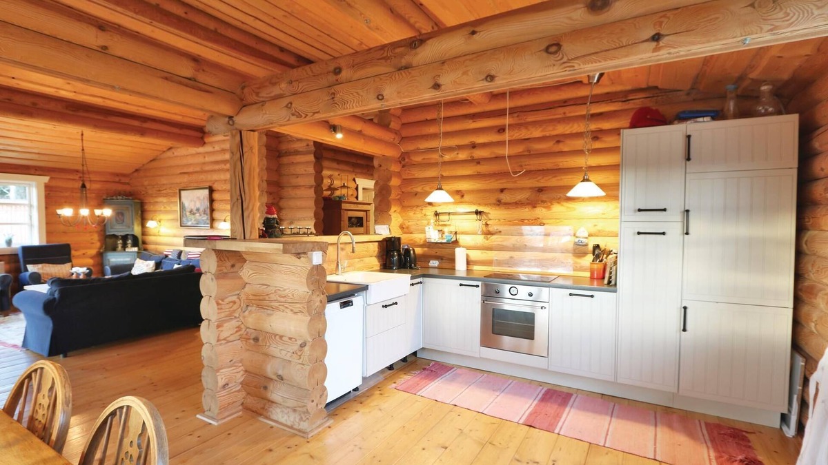 Gnosjo House | Quite apart awaits you this cottage with a view of Gärdesjön.