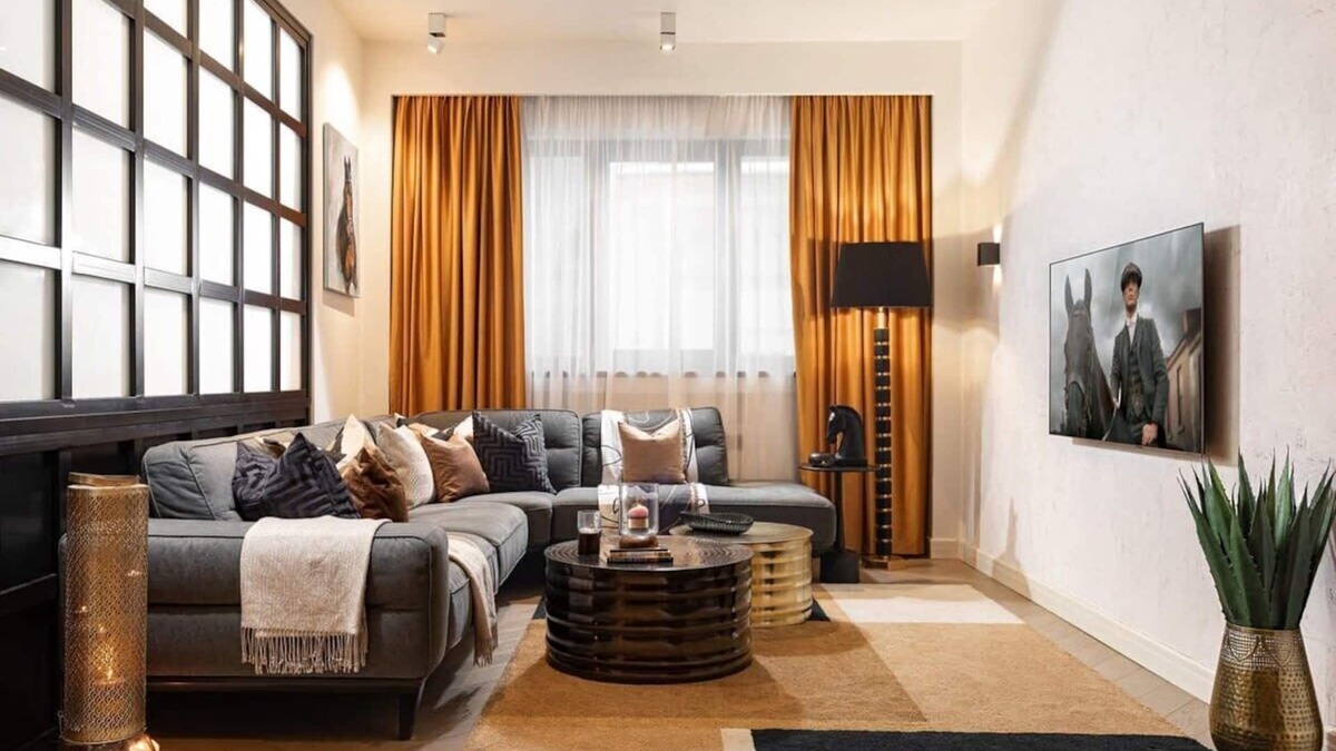 Bucharest City-Centre Apartment | Qult Peaky Blinders