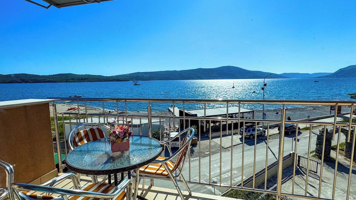 Tivat Hotel | Qumi Apartments