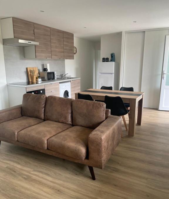 Venissieux Apartment | Résidence Pelloutier A