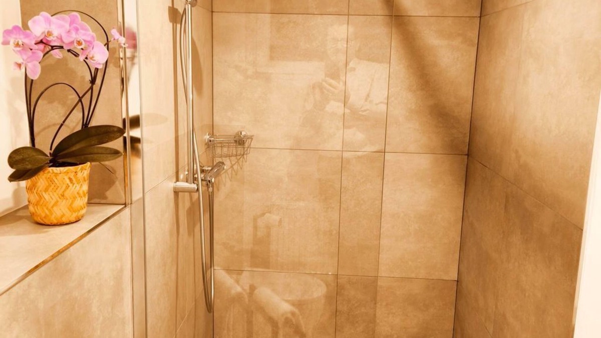 Ruettenscheid Apartment | RüWellnessSuite - apartment/apartment, bath, WC