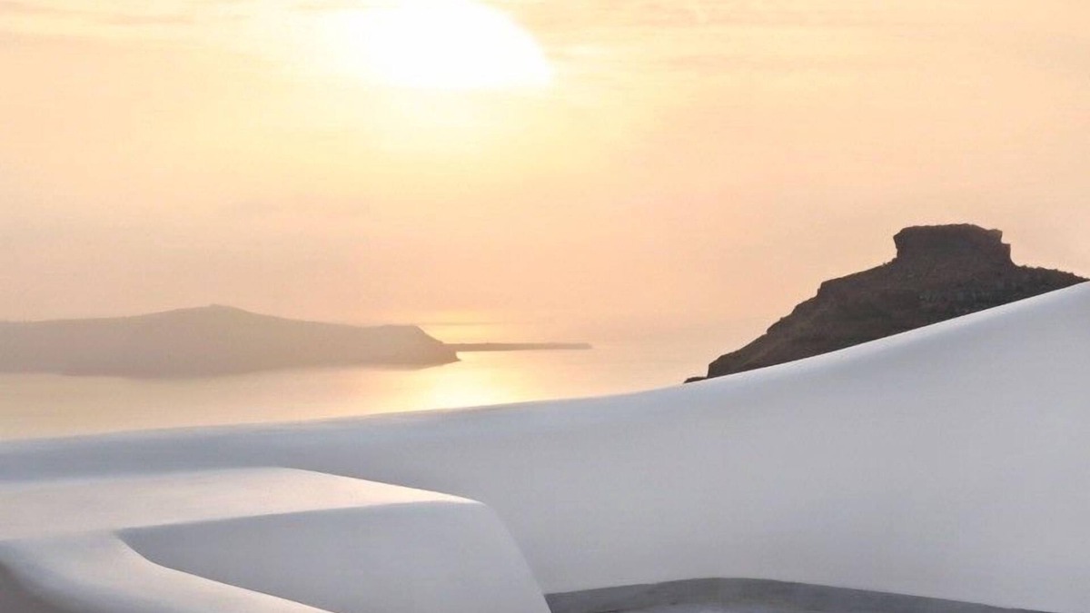 Firostefani Apartment | R 1159 Charon’s Apartment (Maisonette Style) With Break Fast, Sea view & Private Balcony