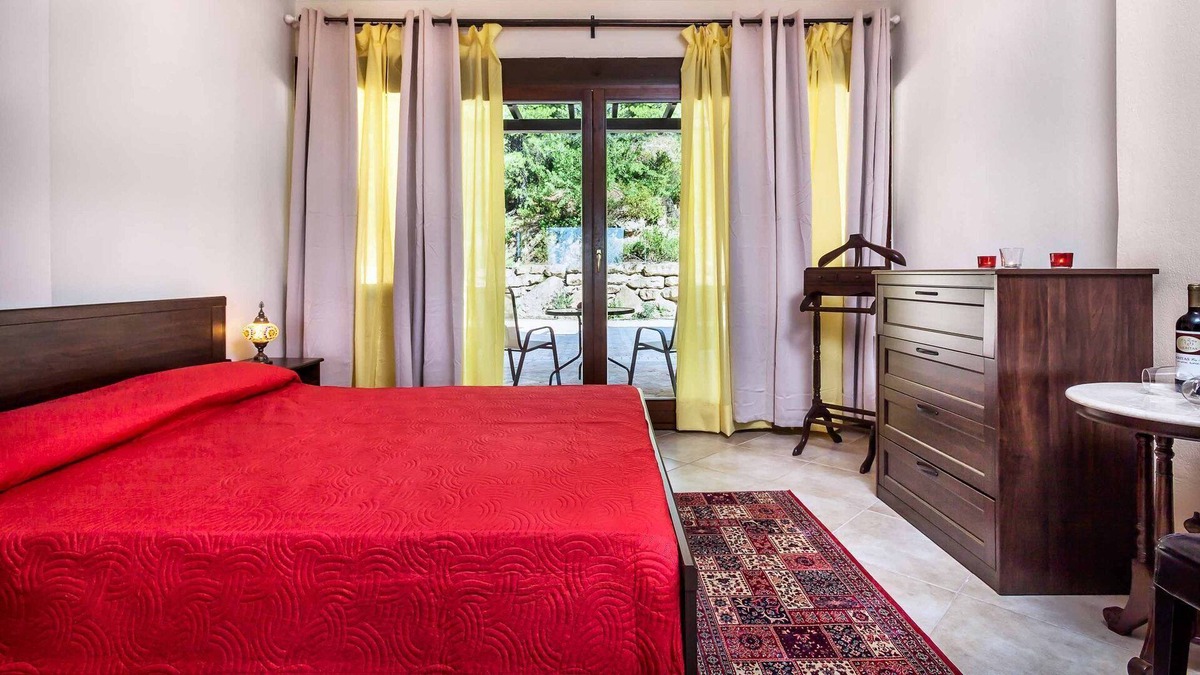 Keratsini-Drapetsona Villa | R 1203 Aspen Villas- Suite with Mountain View, Sea View & Garden View.