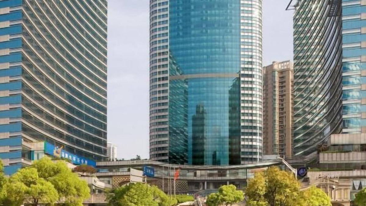 Dapuqiao House | R 1543 Pullman Shanghai Skyway with Sauna , Indoor Pool, And Fitness Facilities