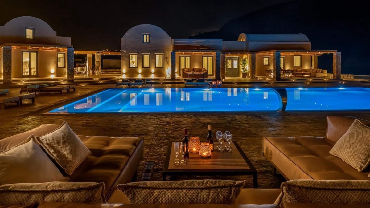 Vlychada Villa | R 950 Villa Basil with Daily Maid Service, Marble Bathroom & Modern Furnishing