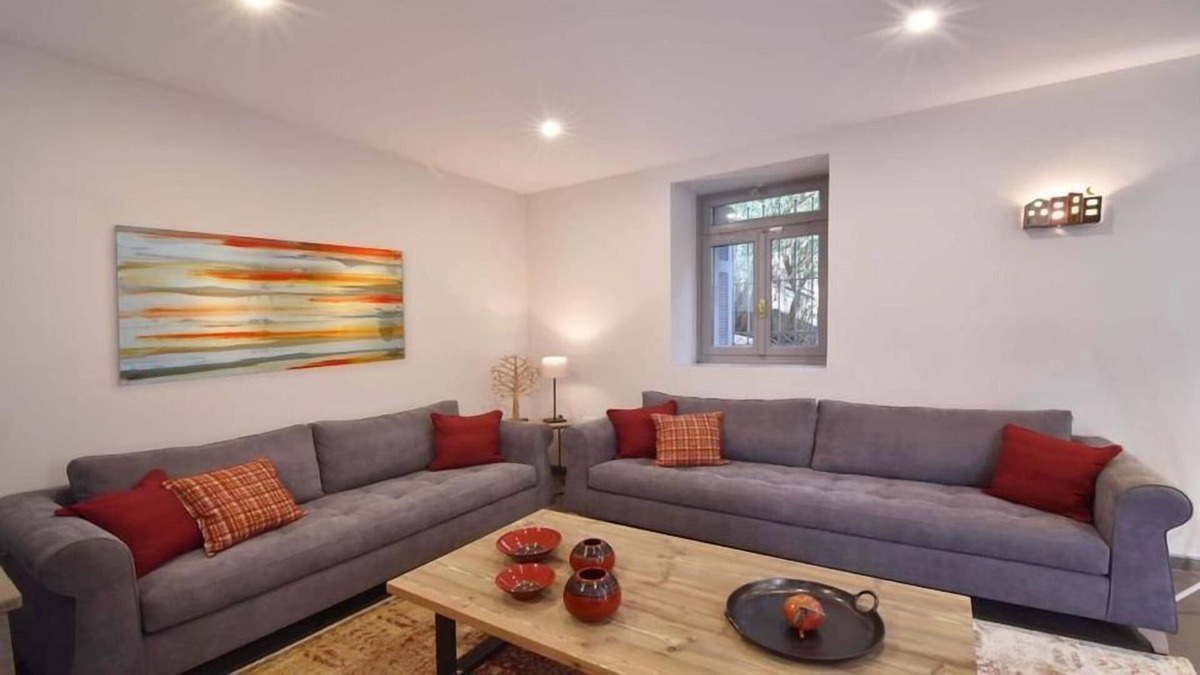 Filopappou Villa | R 963 Villa Cletus Philopappou with 65-inch flat-screen TV, Jetted bathtub & Fireplace.