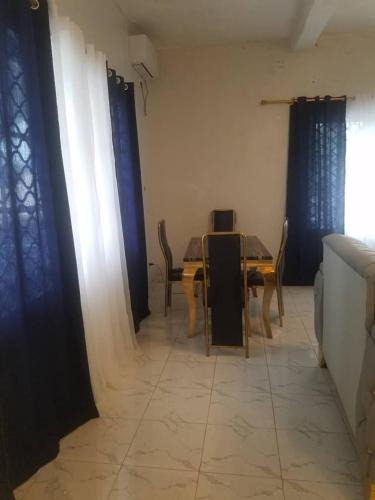 Limbe House | R & S GUESTS House