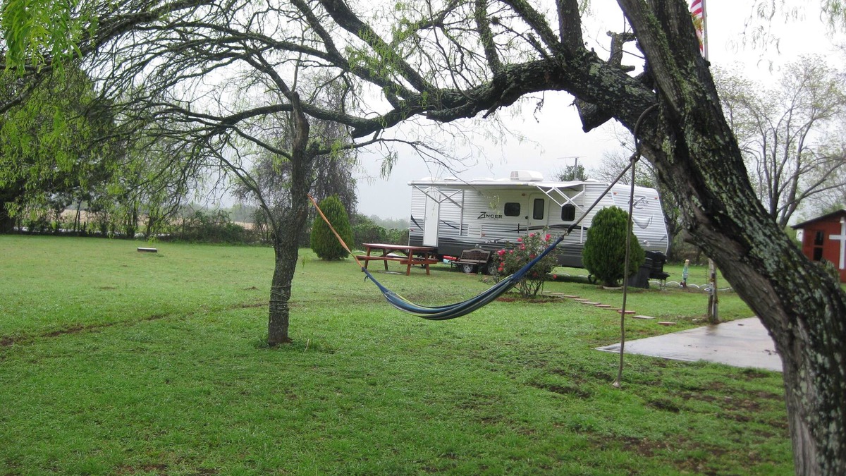 Austin House | R.V. in natural setting; Great Social Distancing Location !