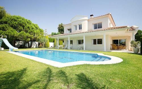 El Mas Mel Villa | R11 Casa Blanca con gran jardin y piscina