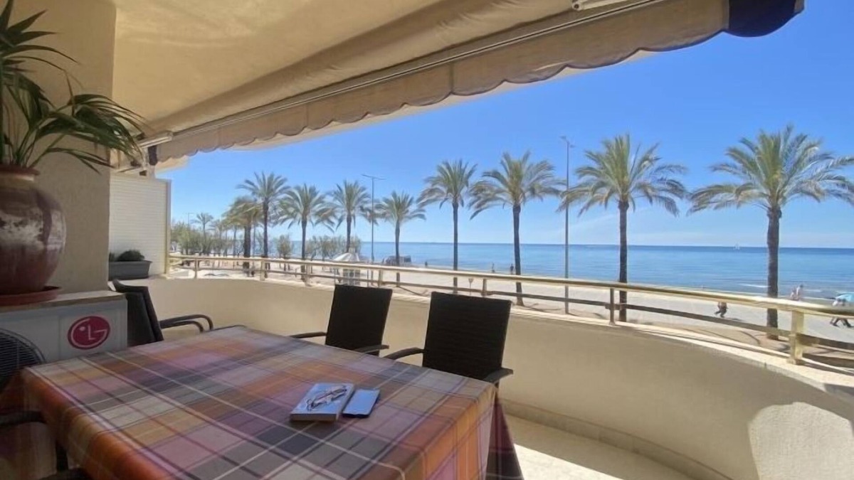 Calafell Apartment | R151 Beachfrontapartment Calafell