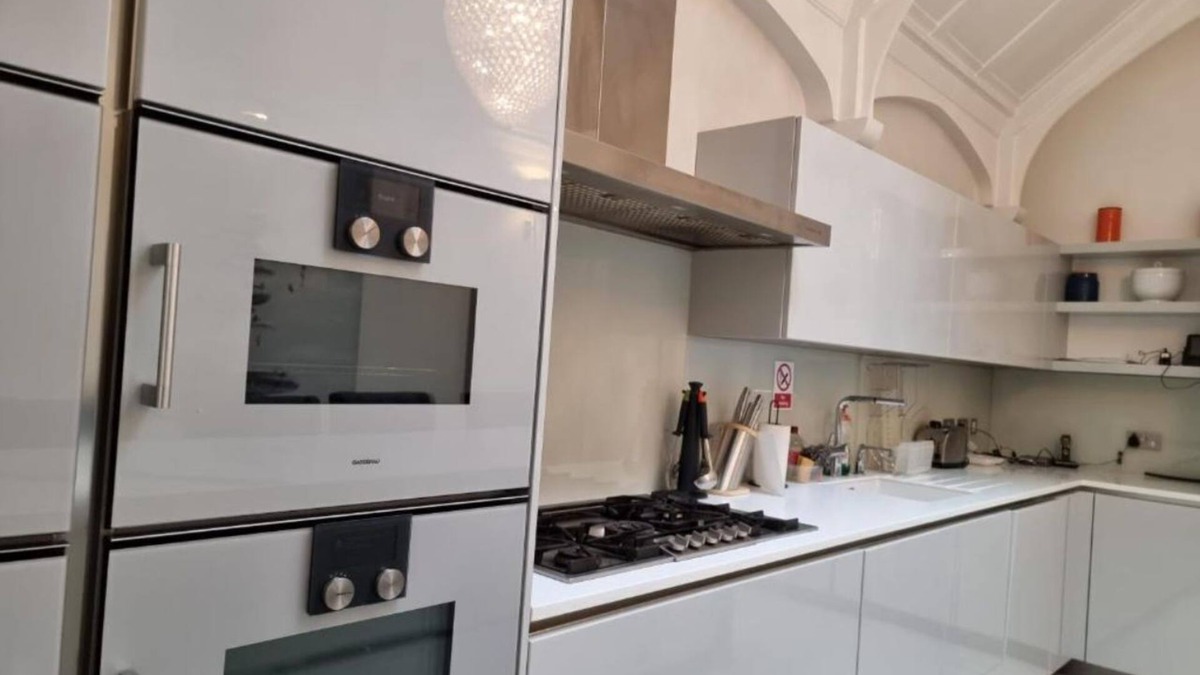 Belgravia House | R5-Compact Single Room-Top Floor
