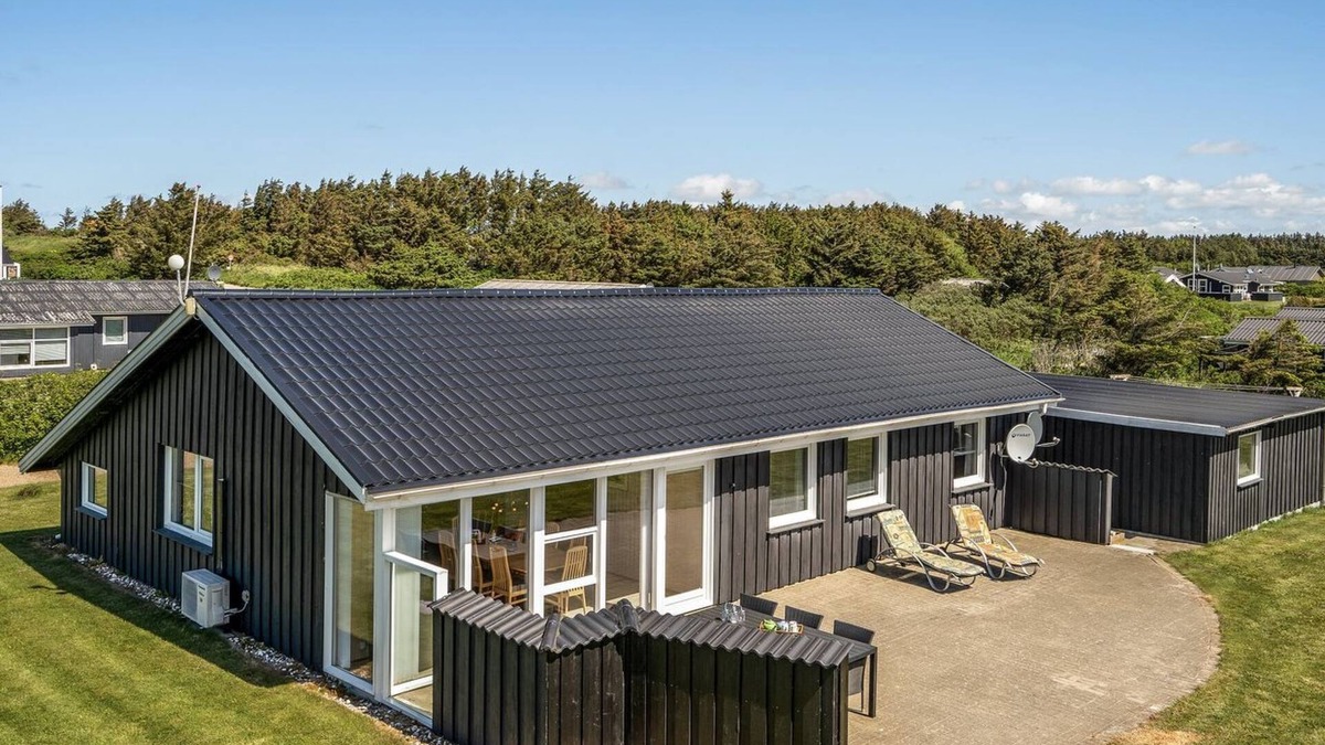 Nr. Lyngby House | "Raadengaard" - 400m from the sea by Interhome