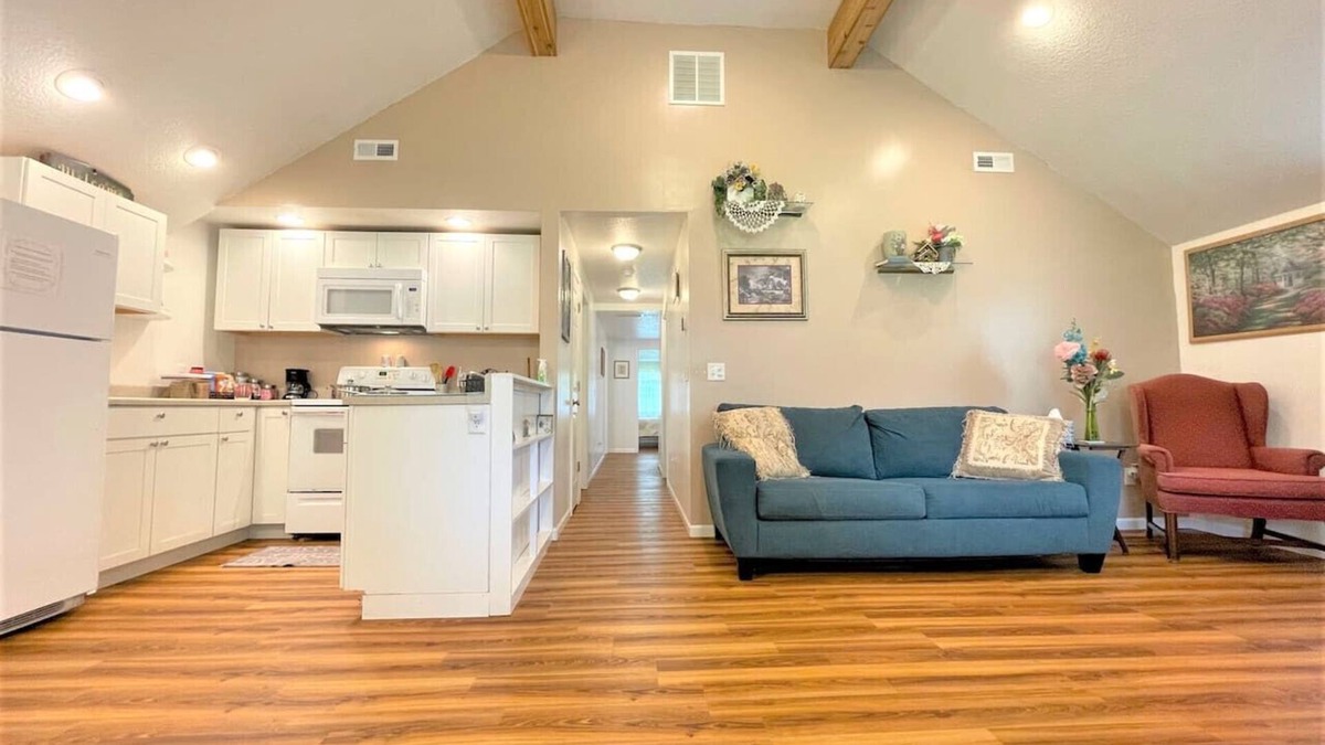 Fort Wayne House | Rabus - GIANT Yard & Parking, Nature, Shopping