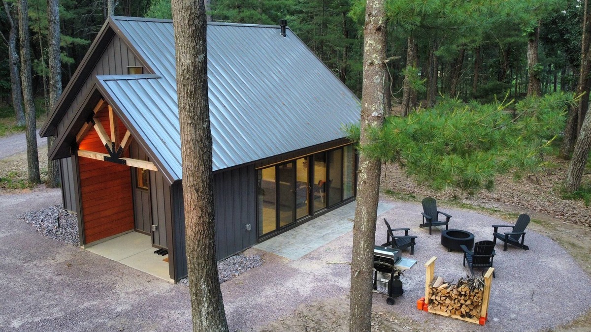 Wisconsin Dells Cabin | Raccoon Cabin @ Orange Tractor Retreat: a new, modern cabin on 40 private acres