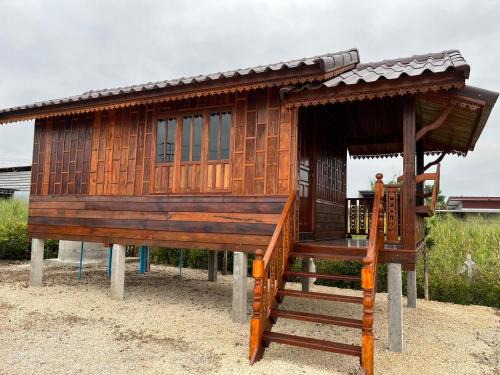 K. Wang Sombun House | Rachatadapa Village