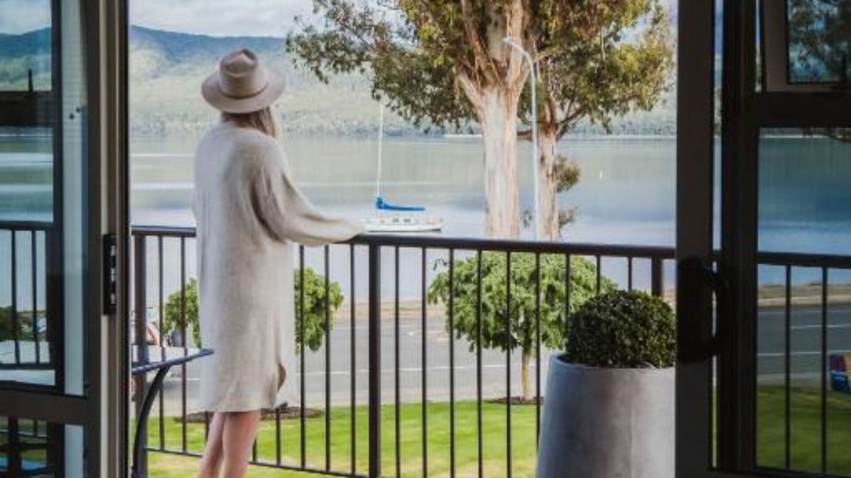 Te Anau Hotel | Radfords on the Lake
