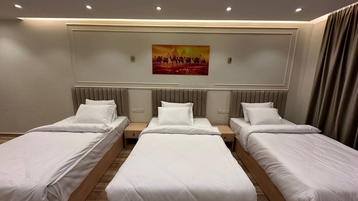 Kafrat al Jabal Bed & Breakfast | Radiant Pyramids View