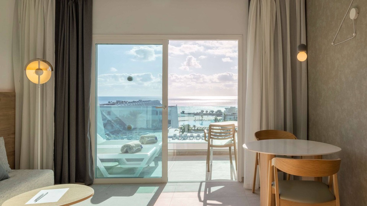 Costa Teguise Hotel | Radisson Blu Resort Lanzarote - Adults Only +16