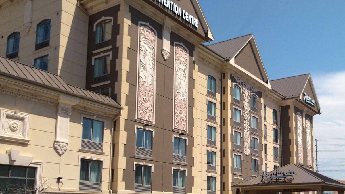 Gateway Hotel | Radisson Hotel Toronto Airport West