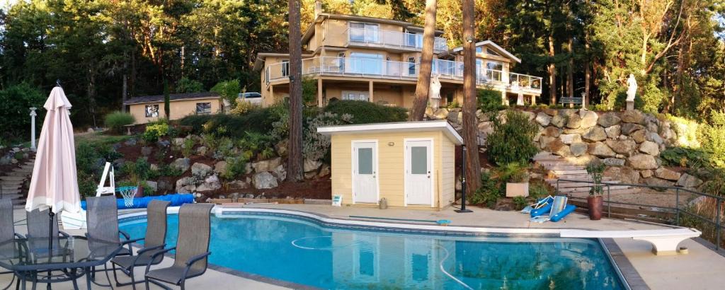 Central Saanich Bed & Breakfast | Rae Leigh Heights BnB