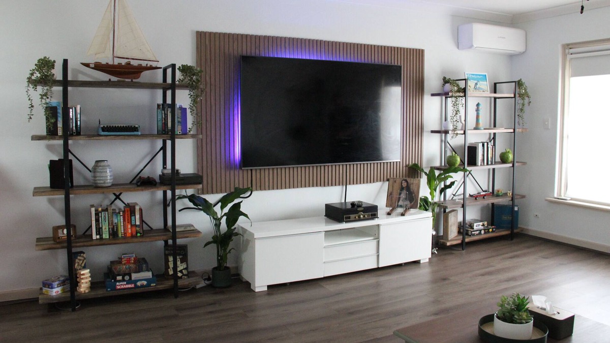 Perth House | Raeside Home: Cosy pet friendly family home, Close to beaches and cafes.