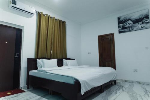 Cape Coast Hotel | RAGANT Hotel
