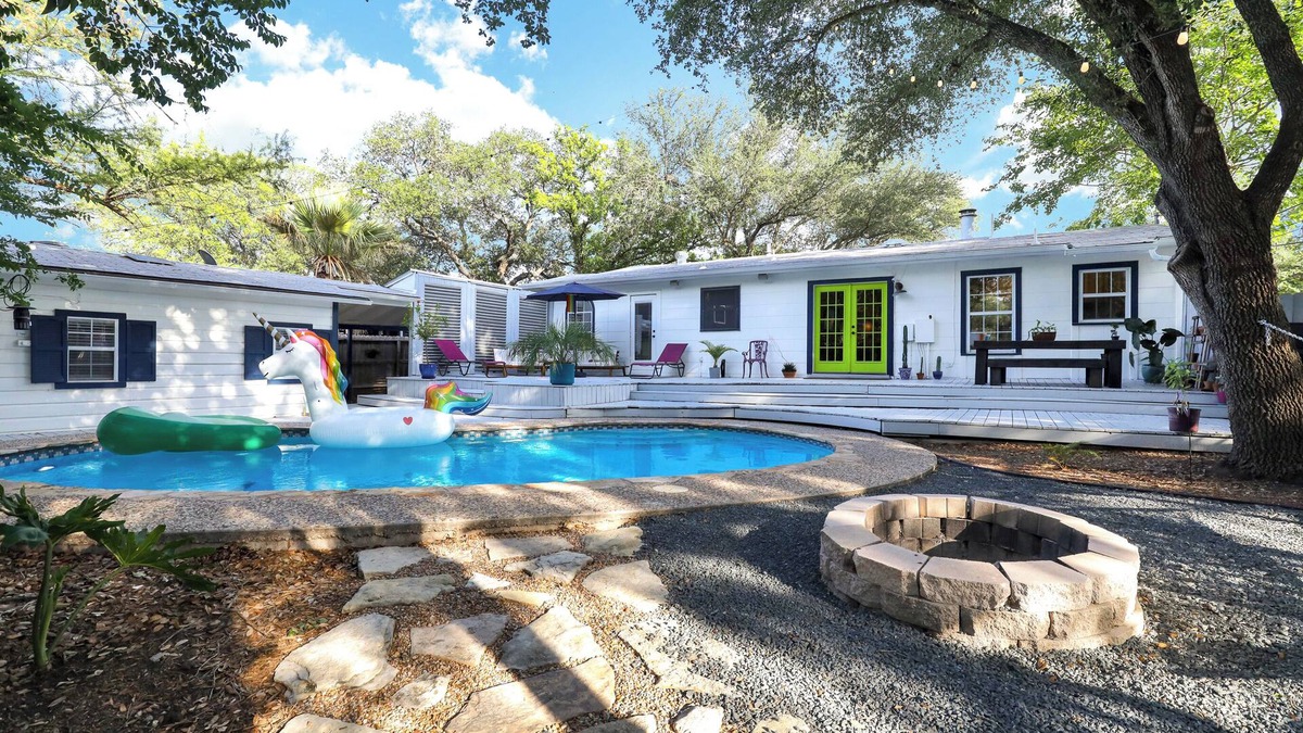 Terrell Heights House | Rainbow Casas - Vibrant Primary Casa and Casita with Pool