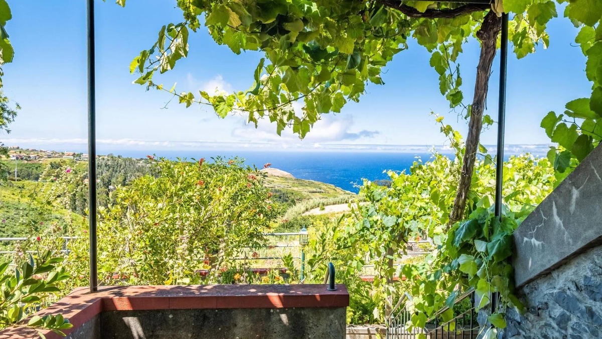 Lombada Velha House | Rainbow Cottage by Madeira Sun Travel