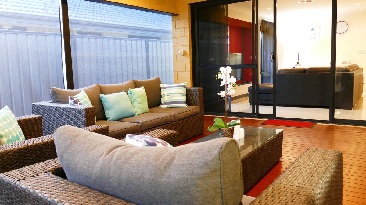 Canning Vale House | Rainbow Joy House, your Home away from home in PERTH! Unique local lifestyles!