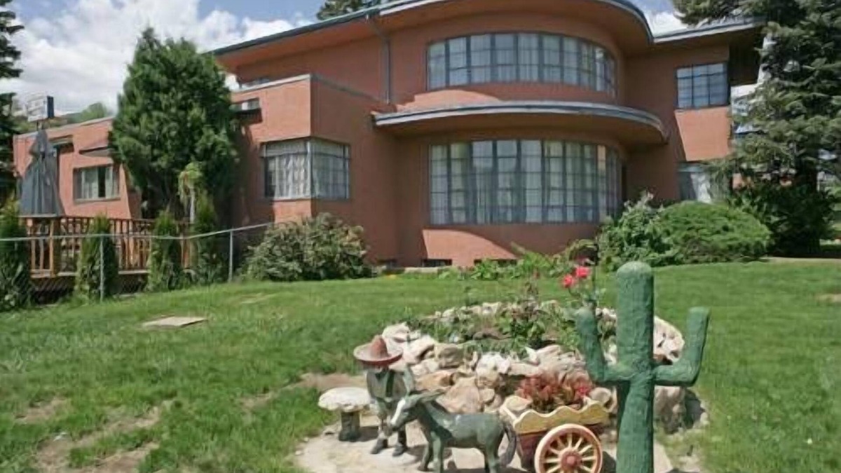 West Colorado Springs Hotel | Rainbow Lodge and Inn