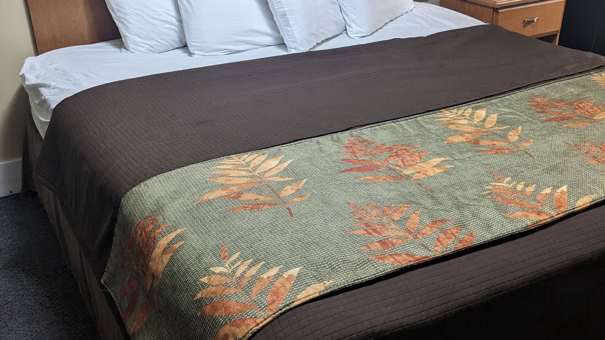 Hendersonville Hotel | Rainbow Motel