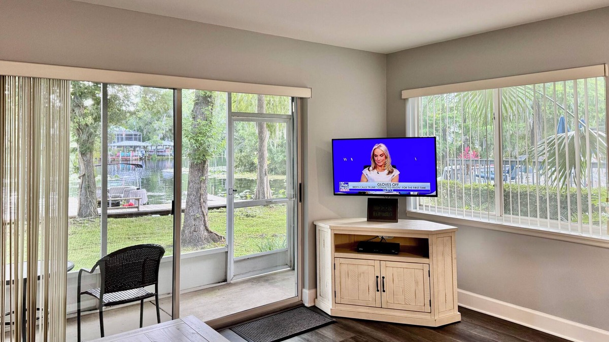 Dunnellon Condo | Rainbow River Area Waterfront Two FREE Kayaks. PLZ READ OUR EXCELLENT REVIEWS